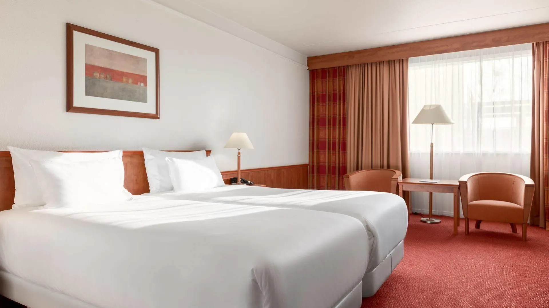 Hotel NH Amsterdam Schiphol Airport Hoofddorp 4*,